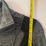 Lululemon Gray Black Quarter Zip Run Your Heart Out Pullover Women's size 2 Photo 8