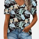 Exclusive One short sleeve vneck top Photo 0