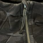 Lululemon  Scuba Photo 3