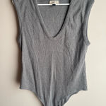 Universal Threads Universal Thread Gray V-Neck Bodysuit Size Large Photo 0