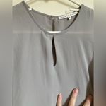 Violet+Claire 🌞 Light Gray Scoop Neck Sleeveless Keyhole Front & Back Blouse Photo 4