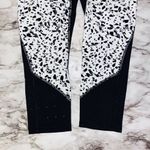 Athleta  | Stealth Trucool Capri Cropped Leggings | Black & White | Women's | M Photo 2