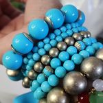 Set of 7 Acrylic Aqua Blue and Brushed Gold Stretch Bracelets Photo 3