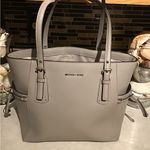Michael Kors  VOYAGER EAST WEST TOTE PEARL GREY . Photo 1