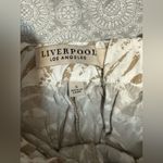Liverpool  Shorts Women's Size Small Tan & White Casual Elastic Waist Shorts S Photo 3