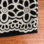 Answer Made in Korea Flower graphic Black Cream Pencil Mini Skirt Women’s size S Photo 3