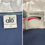 Alo Yoga CoolFit Baselayer LS Shirt Breckenridge Ski Resort Women's Camp Size M Photo 2