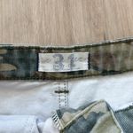 We The Free  Camo Pants sz 31 Photo 2