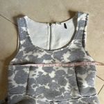 Anthropologie Akemi + Kin  Women's White Gray Floral Peplum Tank Top Size XS Photo 5