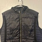 Kuhl  Women's Spyfire Hooded Vest in blackout size large Photo 3