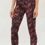 Tahari ✨ Sport Red Camo Sz Large Leggings✨ Photo 0