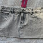 Edikted Low Waisted Denim Black Mini Skirt Photo 1