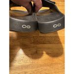 OOFOS Ooahh Sport Flex Sandal Slide Dawn Staley Recovery WBB Basketball Size 8 Black Photo 4