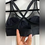 Lululemon MESH CROSS BACK SPORTS BRA black size 4 Photo 3