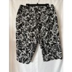 Christopher & Banks  Black/White Stretch‎ Capri-shorts - Size 16 Photo 3