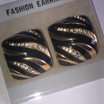 Angel Brand Signed Black Enamel and Gold Tone Zebra Vintage Retro Earrings Photo 5