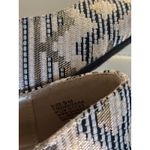 Torta Caliente Women's Size 9M Pointed Toe Stiletto Heels Sequins Tribal Pattern Tan Photo 3