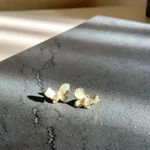 Romantic Gradient Butterfly With Pearls Earrings Gold Photo 2