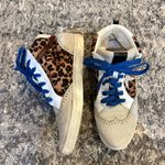 The Shushop high top star sneaker Size 9 Photo 2