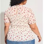 Torrid Neutral Beige Red Floral Chiffon Ruffle Short Sleeve Smocked Top Size 3X Photo 3