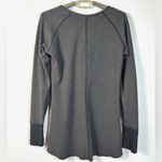 Lululemon  Women's L Grey Stripe REVERSIBLE Open Your Heart Long Sleeve Photo 4