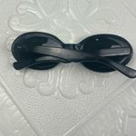 House of Hugo Womenโs Oval Sunglasses Black Frame Green Lenses Retro Style Photo 8