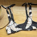 Sisstrevolution Tropical Print Bikini Top Black Photo 0