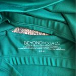 Beyond Yoga NWT Women's Powerbeyond Strive Cropped Tank Green Size Small Photo 4