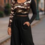 Womens Camo Crop Top Sm Long Sleeve Elastic Band Green Tan Camouflage Activewear Black Photo 0