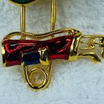 Golfer Putting Green Golf Bag Jewelry Kilt Pin Brooch Metal Enamel Colorful Photo 12