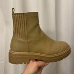 Time And Tru Tan Chelsea Boots Photo 1