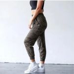 Feat FlowTech Roam Jogger Camo size Small Outdoor Activewear sporty athleisure Green Photo 8