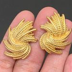Monet Vintage  Signed Gold-tone Wheat Spray Rope Feather Clip On Earrings Photo 6