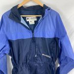 Columbia  Zip Up Hooded Windbreaker Packable Rain Jacket Size Medium Photo 3