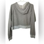 American Eagle  Queen Graphic Cropped LS Hooded Sweatshirt Photo 1