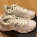 Holloway Mallet London  Sneaker Photo 0