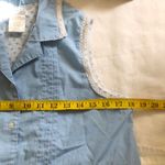 secret treasures 90s VTG Blue white gingham sleeveless lace scallop edge blouse button up shirt  Photo 3