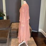 Women’s Pink Chiffon Dress Floral Detail ZipUpBack Matching Jacket Size 24W/26W Photo 4