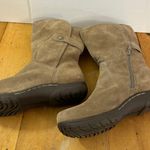 G.H. Bass &Co. GH Bass Women’s Suede Boots SZ 8.5 M Booties Soft Beige Knitted Inside Winter Photo 1