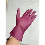 Liz Claiborne NWT Women’s Raspberry Genuine Leather Gloves Velvet Lining Warm Size 7 Medium Photo 1