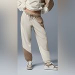 Alo Yoga NWOT Make Waves Sweatpants Ivory Bone Gravel Colors Size M Photo 2