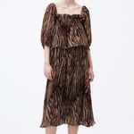 Ganni NWT Pleated Georgette Midi Dress Tigers Eye Size 36 US Size 4 Printed Photo 4