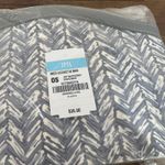 J. McLaughlin  Travel Pouch NWT $38 Cosmetic Bag Gray White Chevron Medium Photo 1