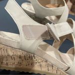 Life Stride  Womens Sincere Wedge Sandals Bone/Tan 11 W Photo 5