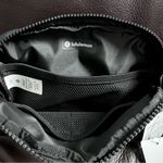 Lululemon Everywhere Belt Bag “Large” in Camo, NWT + FREE  Shopping Bag Photo 11