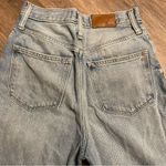 Madewell  Light Wash Distressed The Mom Jeans Size 25 Photo 9