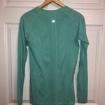 Lululemon long sleeve swiftly tech size 8 Photo 2