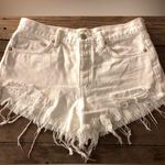 Free People We the free white distressed denim cut off size 27 Photo 0