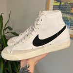 Nike Blazer Mid 77 Shoes Photo 2