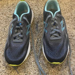 New Balance sneakers Photo 1